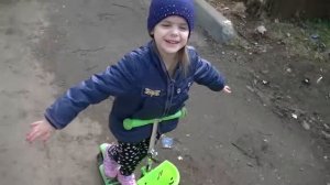 как кататься на самокате