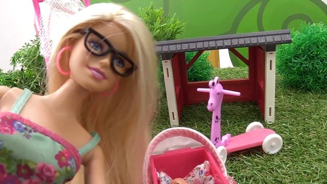 Барби - воспитатель в детском саду. Видео для девочек смотреть онлайн