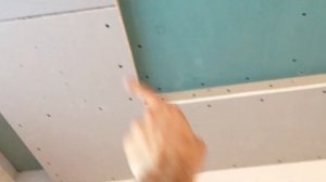 Двухуровневый потолок из гипсокартона и ниши с подсветкой