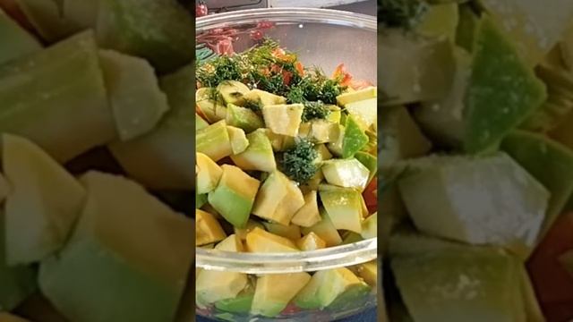 Healthy Apple Avocado Salad + Light Lemon Salt Dressen Salad Recipe