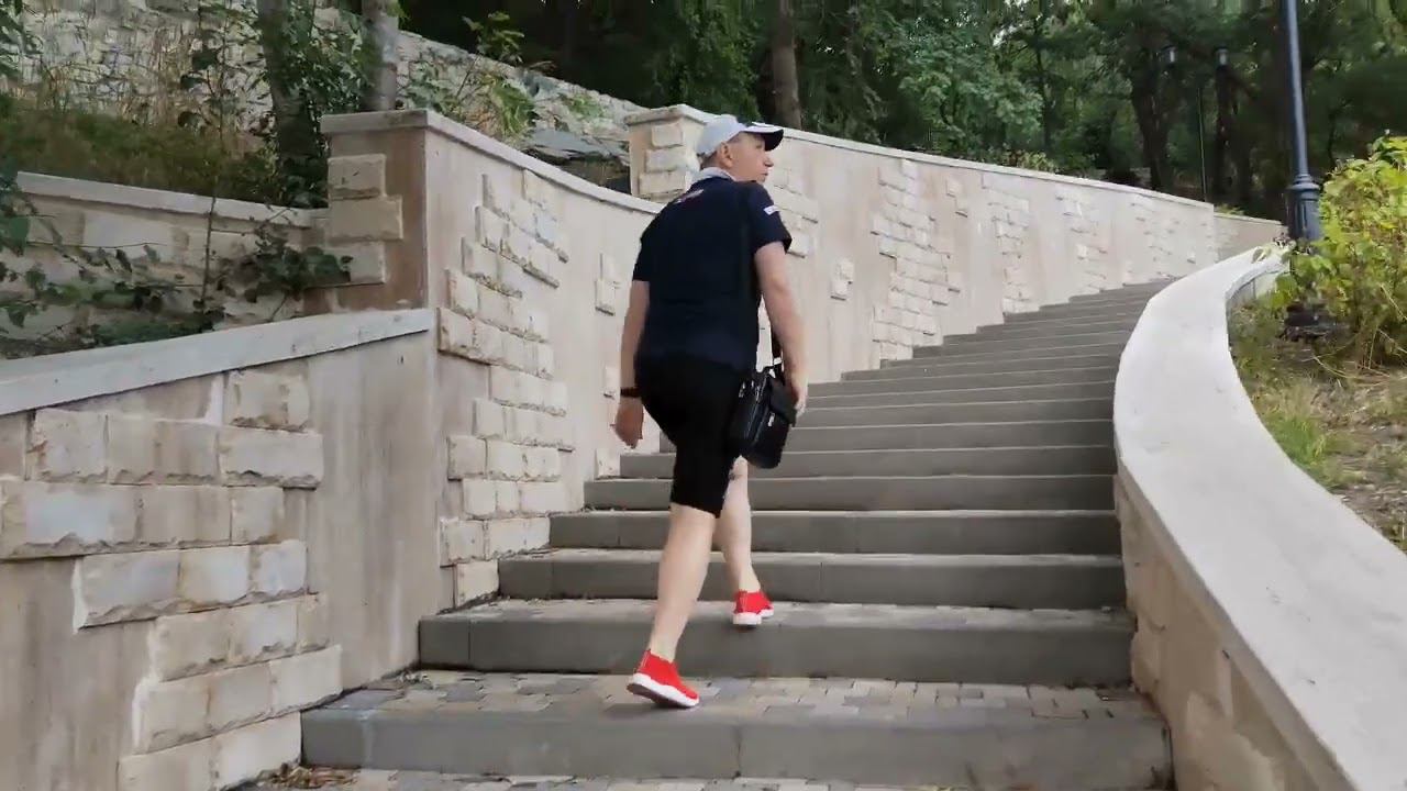 Академическая галерея и радоновые источники на горе Машук в городе Пятигорске.Август 2022 смотреть онлайн