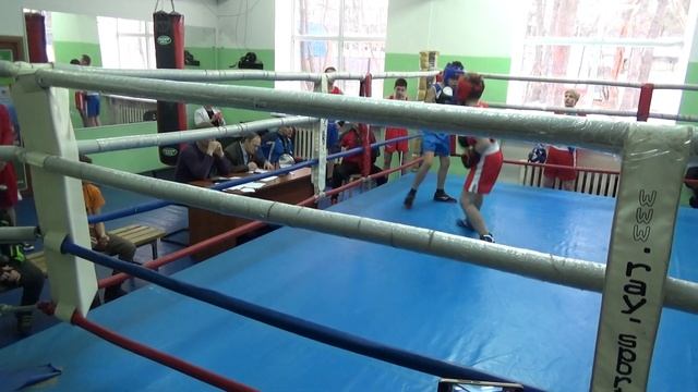 Дмитрий Аулов (красный угол), Первая перчатка январь 2018 - 2 раунд смотреть онлайн