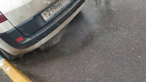 Рено Сценик2 дымит на холодною