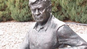 Банионис  Донатас памятник Друскининкай путешествуем с Ларуссия