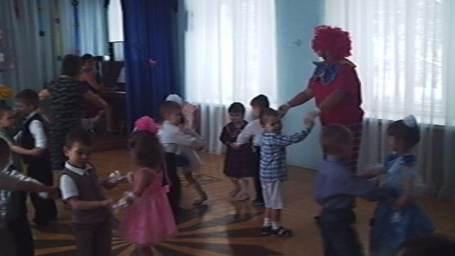 2011.03.03 2(из 3) Утренник Насти.