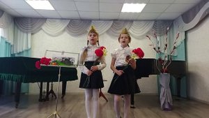 Норская Мария и Свиткова Евгения. Слова Р. Казаковой, музыка Е. Рушанского " Старая фотография"