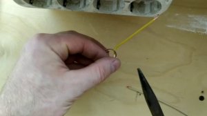 Как зажечь лампочку без патрона