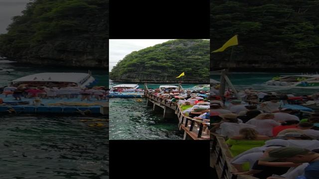 Пробка из туристов на островах Пхи-Пхи.