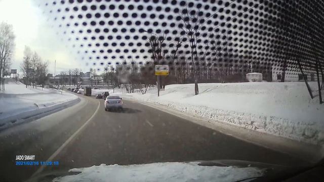 Как едет уаз, Зима, лужи, пробки, обгон, узкие улицы. смотреть онлайн