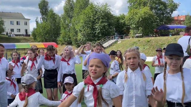 Каролина Кунгурцева - Юность (группа Dobro) смотреть онлайн