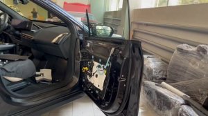Ставим доводчики дверей на любой авто на примере BMW IX