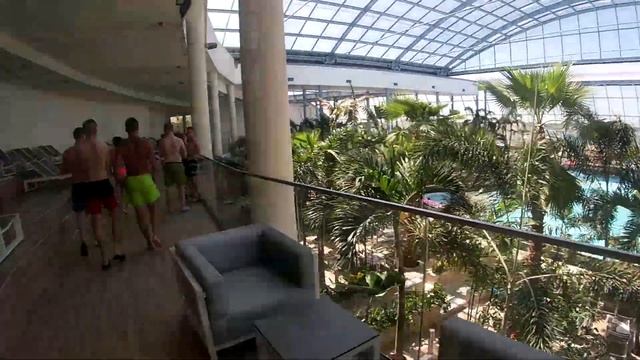 VLOG: Поехали в САМЫЙ БОЛЬШОЙ АКВАПАРК в Европе. смотреть онлайн