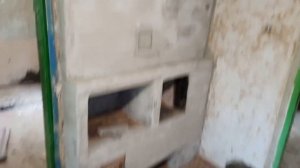 Груба з плиткою з клею