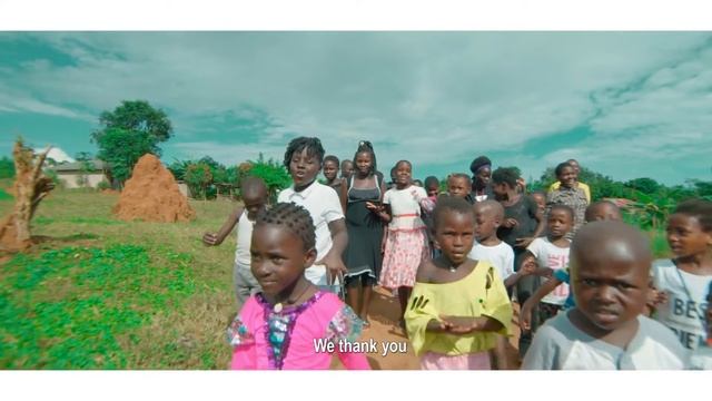 TWEYANZIZA OFICIAL MUSIC VIDEO BY GLADYS MIREMBE FT THE J FAMILY смотреть онлайн