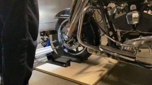 демонстрация работы пневмозажима HWV1624