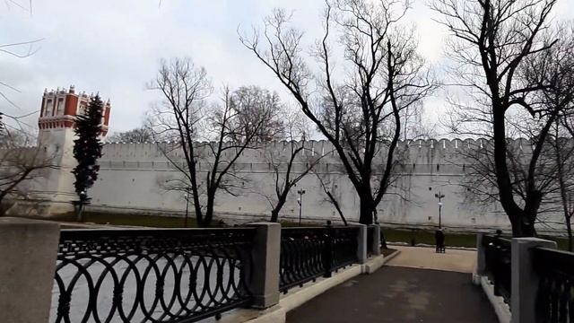 Москва. Прогулка возле Новодевичьих прудов