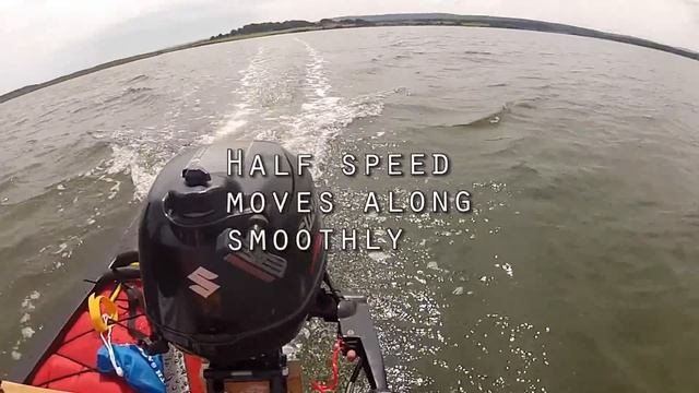 Suzuki 2.5hp outboard motor on Old Town Camper 16 Canoe смотреть онлайн