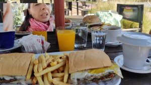 Завтрак в Аргентине, что можно поесть утром в Аргентине и какие порции в кафе