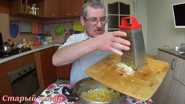 ?САЛАТ С АНАНАСОМ И СОЛЕНЫМ ОГУРЦОМ?