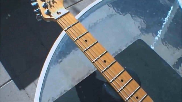 Fender Squier 2 Stratocaster. смотреть онлайн