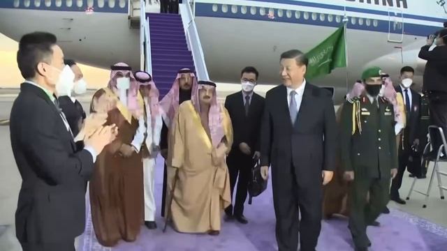 В Саудовской Аравии встречали Си-дзи-Пина.mp4 смотреть онлайн