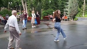 ?АЙ ЯЙ ЯЙ ?ДЕВЧОНКА,?ГДЕ ВЗЯЛА ТАКИЕ НОЖКИ!!!????