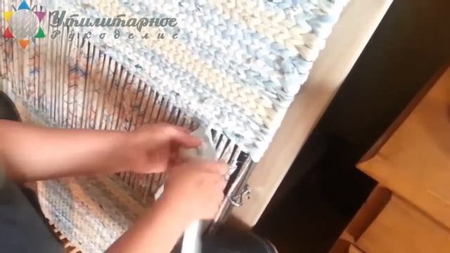 Коврик из лоскутков сотканный на раме (с комментариями)