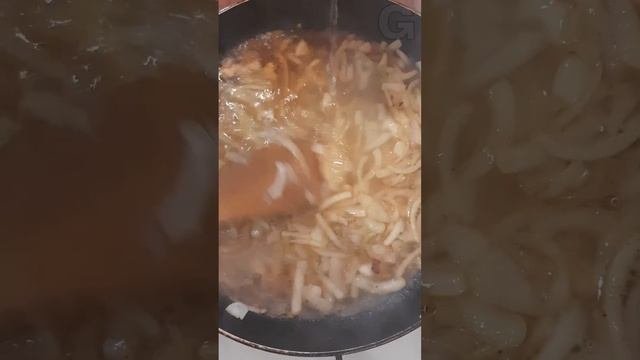 Підлива з курячого філе. Куряче філе тушковане в сметані.