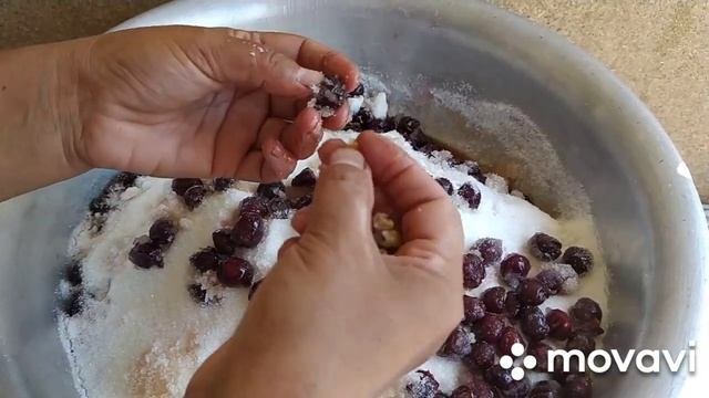 Варим варенье из черешни)))