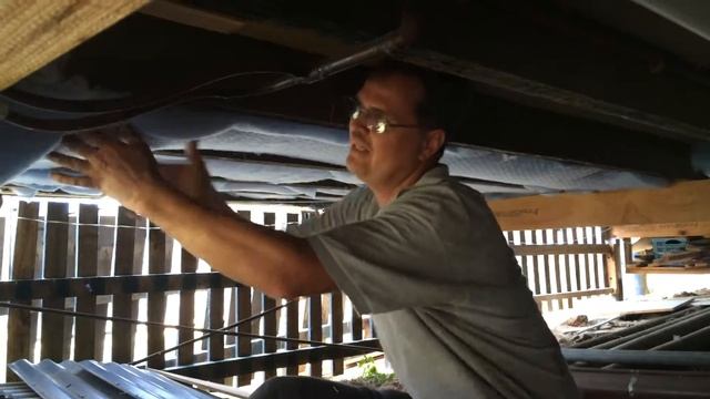 Polyester R3.0 under floor batts made stiffer to stay in place and how they are installed смотреть онлайн