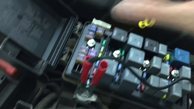 Charge a battery on a C6 corvette смотреть онлайн