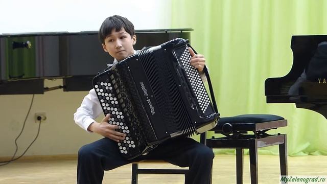 Е. Дербенко. Детская сюита В зоопарке. Исполняет Дмитрий Сон баян 5 класс