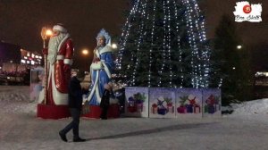 Прошелся к новогодней ёлочке в западном районе Великого Новгорода. Посмотрим, что там интересного.