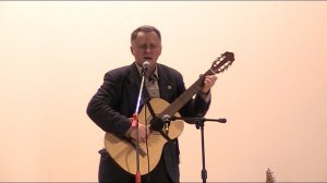 Черняев Александр Петрович выступает на ФАЛТ МФТИ в 2012 г. со своими песнями