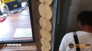 Устанавливаем чугунную отопительную печь в доме из оцилиндрованного бревна.