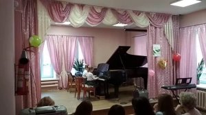 Песенка крокодила Гены. Игра в четыре руки на фортепиано.