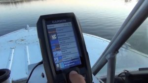 Эхолот Garmin Striker Vivid 4 cv с датчиком GT20, габариты: 174*98*45 мм.