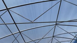 Теплица с прямой стенкой 12м шириной