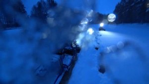 Как мотобуксировщики едут в наледь, наслуд (вода под снегом)