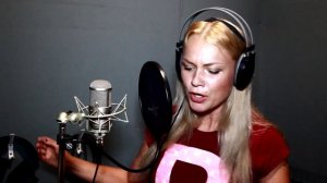 Песня в студии -веселый клип!