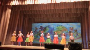 Студия эстрадного вокала «Созвездие».
 Муз. и сл. И. Ударцев «Дети Земли»