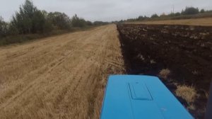 Вспашка зяби на МТЗ 82.