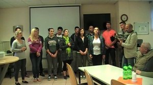 Поёт молодёжная,христианская группа из Сакраменто