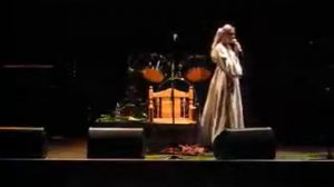 Славянская певица Млада - У ворот трава лебеда.flv