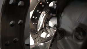 Замена заднего тормозного диска BMW F800St.