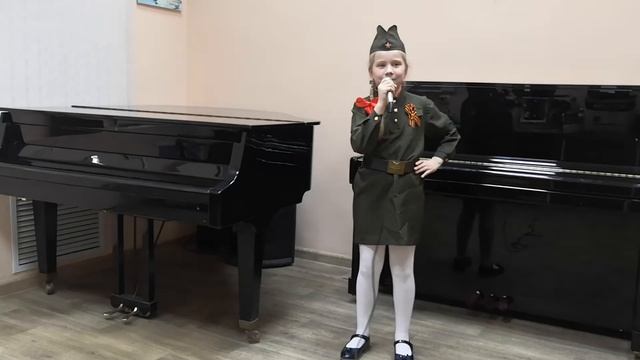 Дудина Екатерина. г.Кропоткин. 8 лет "Идет солдат по городу". Музыка М. Танич, слова Д. Глуховский. смотреть онлайн