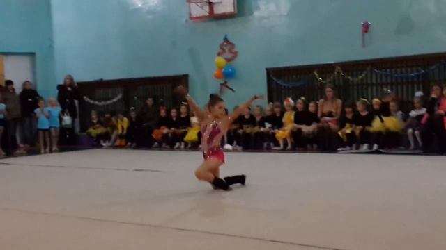 Новогодний праздник 5 - Пересада Полина смотреть онлайн