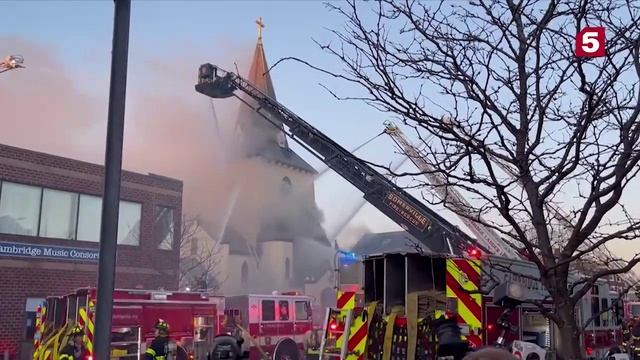 В США загорелась Лютеранская церковь
