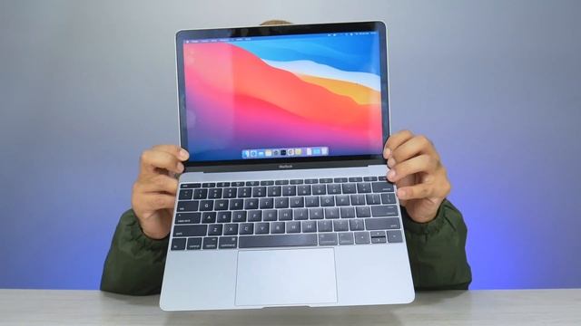 VALE a pena COMPRAR o MACBOOK DE 12 polegadas em 2021? ? смотреть онлайн