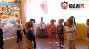 Разучиваем танец на песенку "У котенка лапки мягкие подушки"